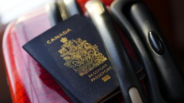 加拿大部长说，加拿大的护照申请积压现在“实际上已经消除了”